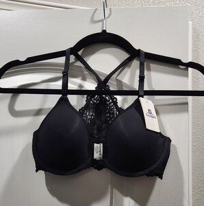 Black Lace Underwire Bra with Front Closure